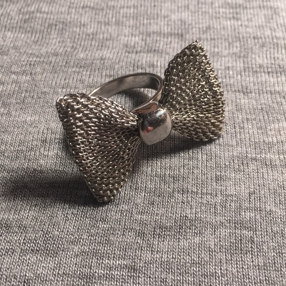 Mesh Bow Ring